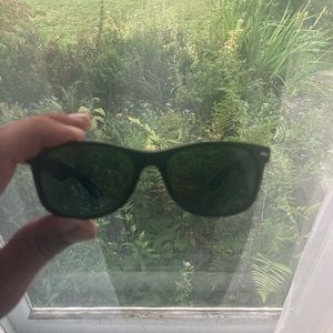 Black Ray-Ban Wayfarers